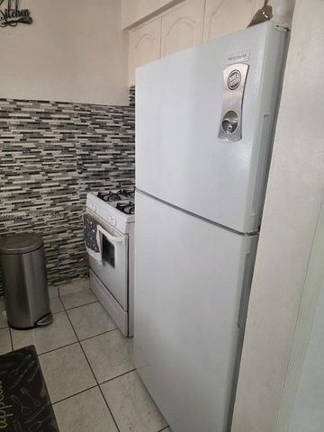 320 W 20th St 5, Hialeah, FL 33010