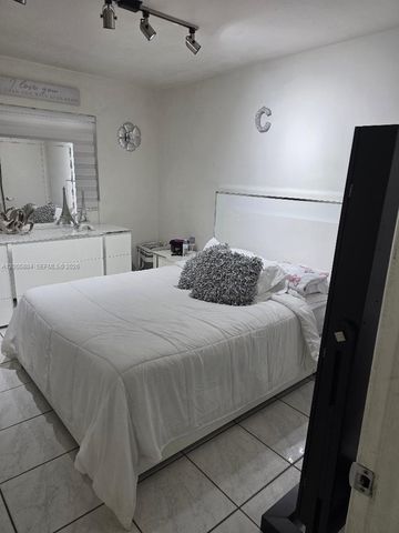 320 W 20th St 5, Hialeah, FL 33010