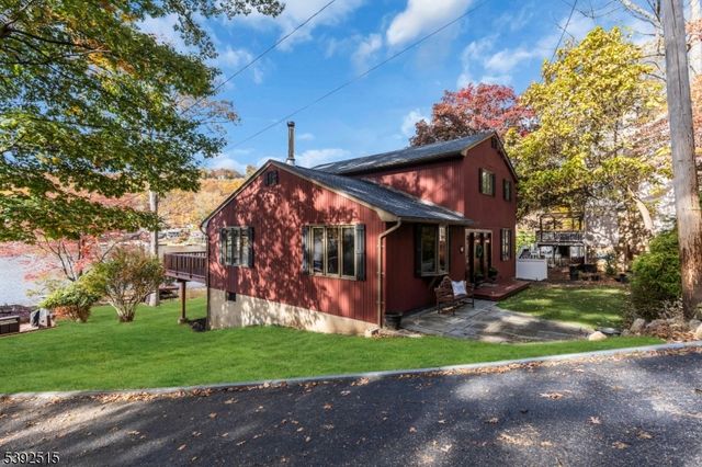 2 Oneida Ave, Hopatcong Boro, NJ 07843
