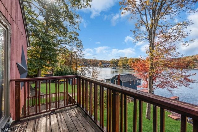 2 Oneida Ave, Hopatcong Boro, NJ 07843