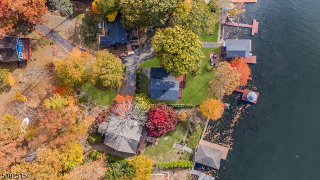 2 Oneida Ave, Hopatcong Boro, NJ 07843