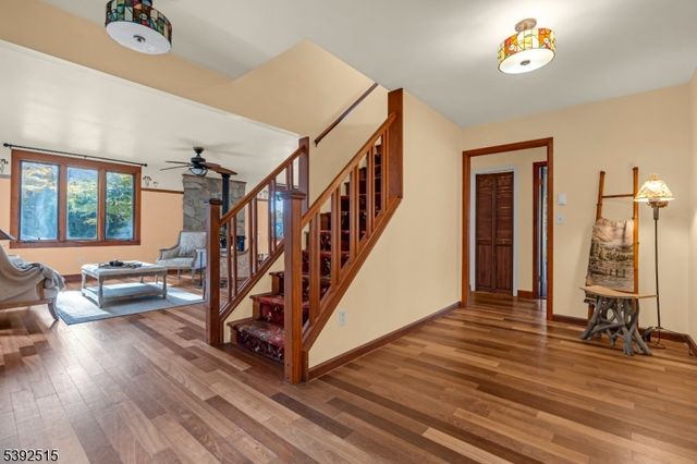 2 Oneida Ave, Hopatcong Boro, NJ 07843