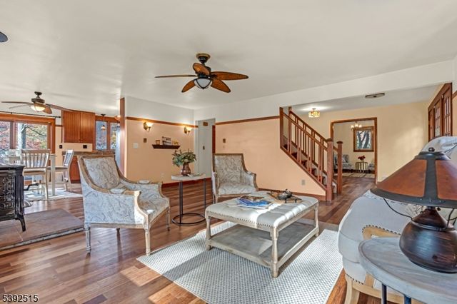 2 Oneida Ave, Hopatcong Boro, NJ 07843