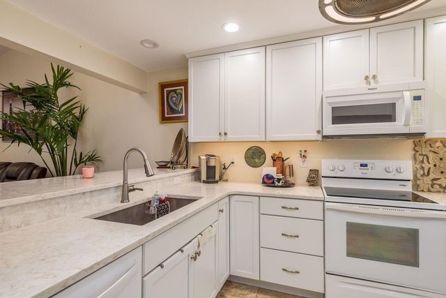 1333 N MCMULLEN BOOTH ROAD 1333, Clearwater, FL 33759