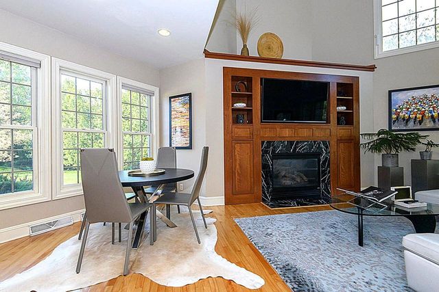 10935 N Oriole LANE, Mequon, WI 53092