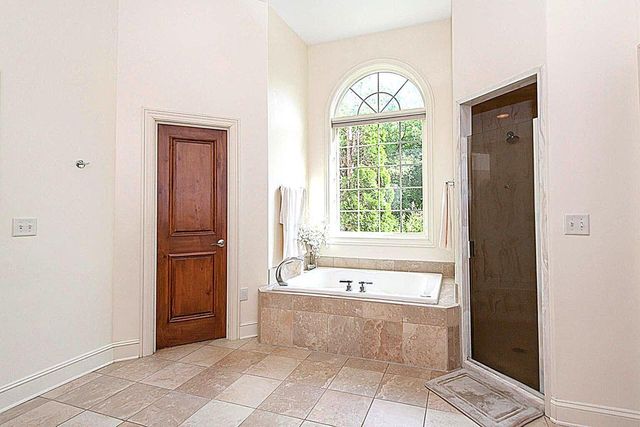 10935 N Oriole LANE, Mequon, WI 53092