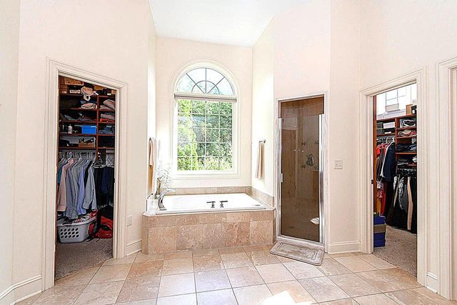 10935 N Oriole LANE, Mequon, WI 53092
