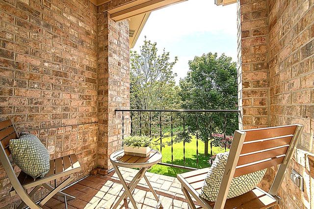 10935 N Oriole LANE, Mequon, WI 53092