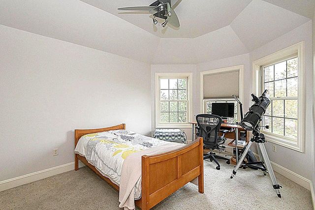 10935 N Oriole LANE, Mequon, WI 53092