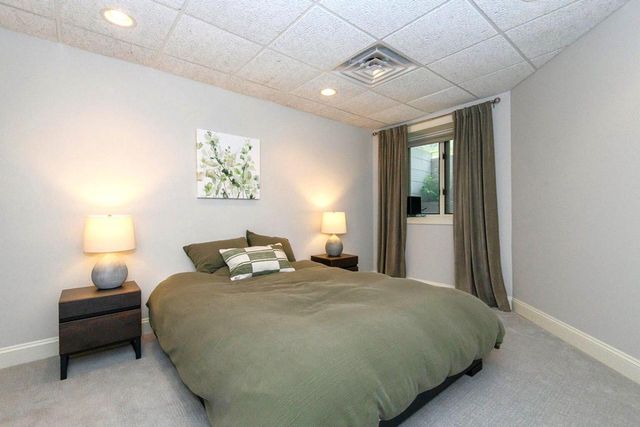 10935 N Oriole LANE, Mequon, WI 53092