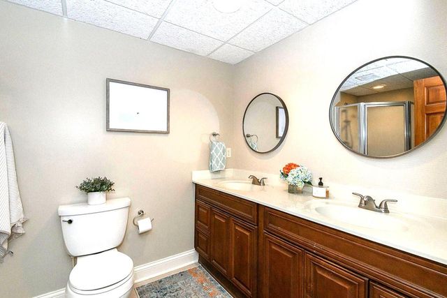 10935 N Oriole LANE, Mequon, WI 53092