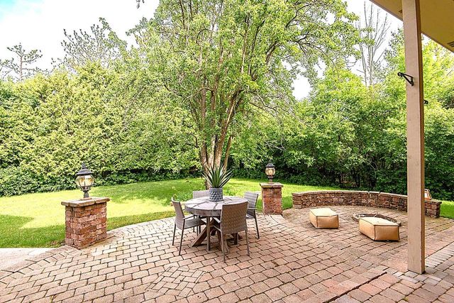 10935 N Oriole LANE, Mequon, WI 53092
