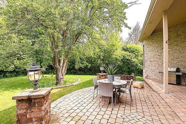 10935 N Oriole LANE, Mequon, WI 53092