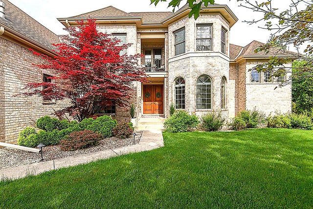 10935 N Oriole LANE, Mequon, WI 53092