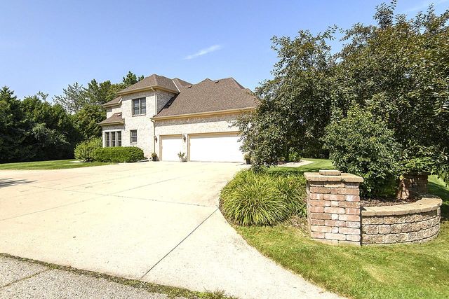 10935 N Oriole LANE, Mequon, WI 53092