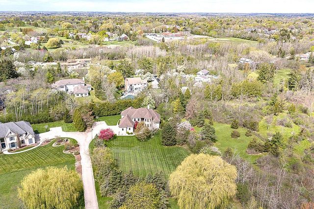 10935 N Oriole LANE, Mequon, WI 53092