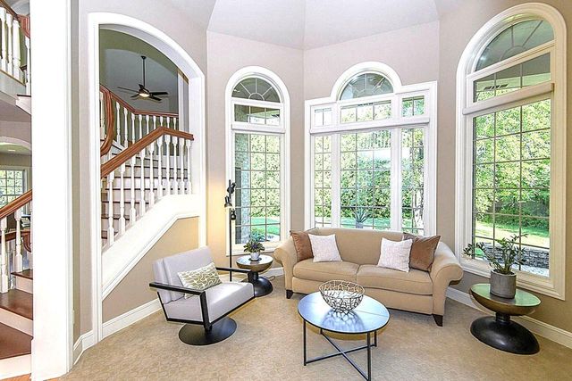 10935 N Oriole LANE, Mequon, WI 53092