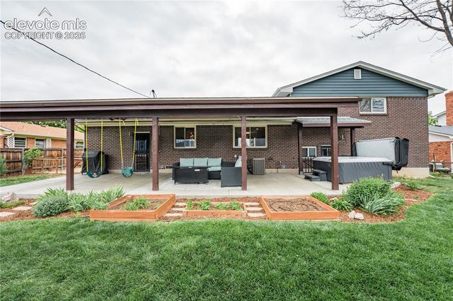 622 Pioneer Lane, Colorado Springs, CO 80904