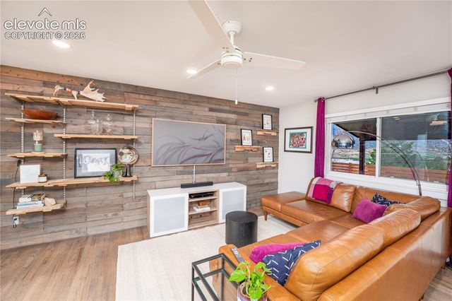 622 Pioneer Lane, Colorado Springs, CO 80904