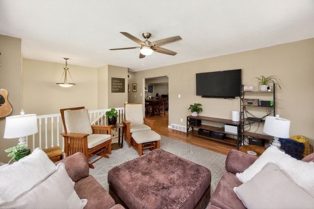 1305 Meadow Drive, Norwalk, IA 50211