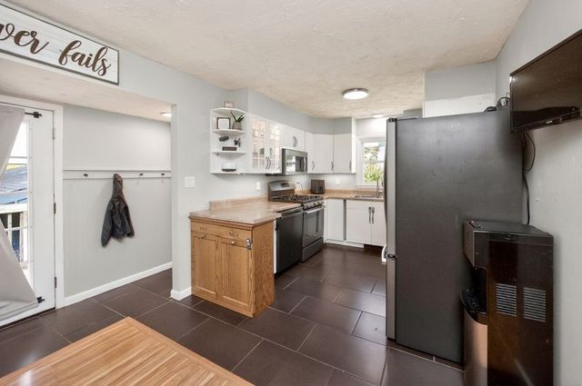1305 Meadow Drive, Norwalk, IA 50211