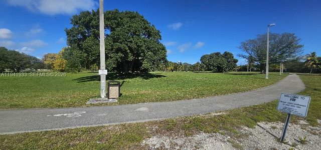 2620 NE 135th St 431, North Miami, FL 33181