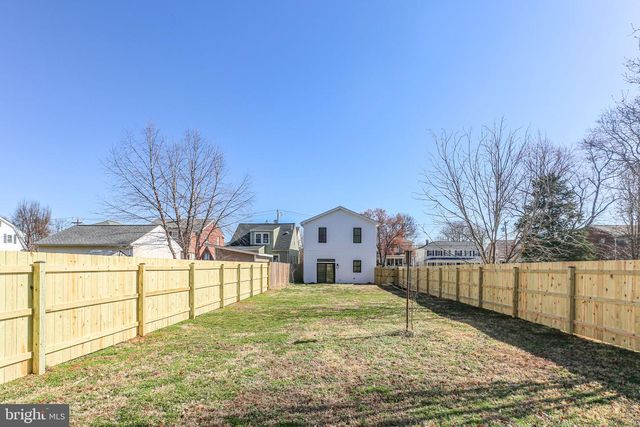 1606 CHARLES ST, Fredericksburg, VA 22401