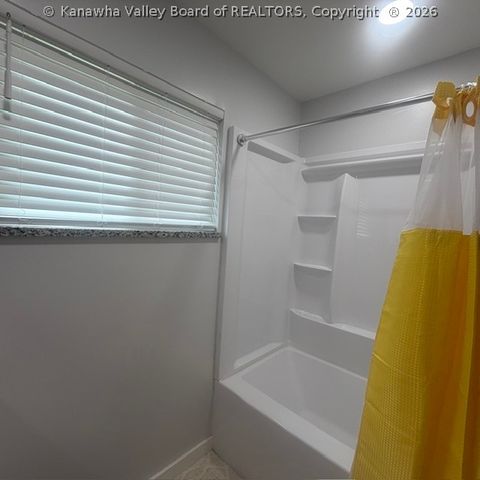 5122 Lancaster Avenue, Charleston, WV 25304