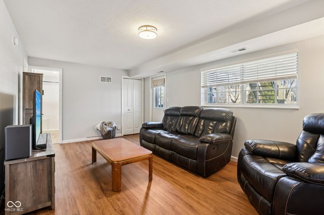 111 Meadow Creek Boulevard, Whiteland, IN 46184