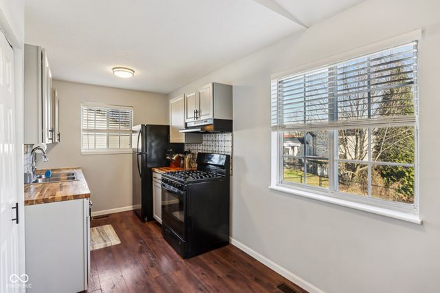 111 Meadow Creek Boulevard, Whiteland, IN 46184