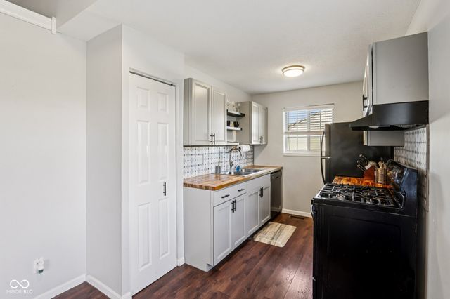 111 Meadow Creek Boulevard, Whiteland, IN 46184