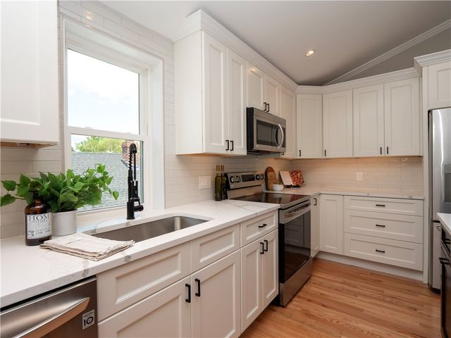 31 Prescott Hall Road, Newport, RI 02840