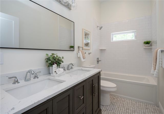 31 Prescott Hall Road, Newport, RI 02840