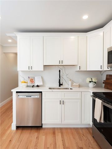 31 Prescott Hall Road, Newport, RI 02840