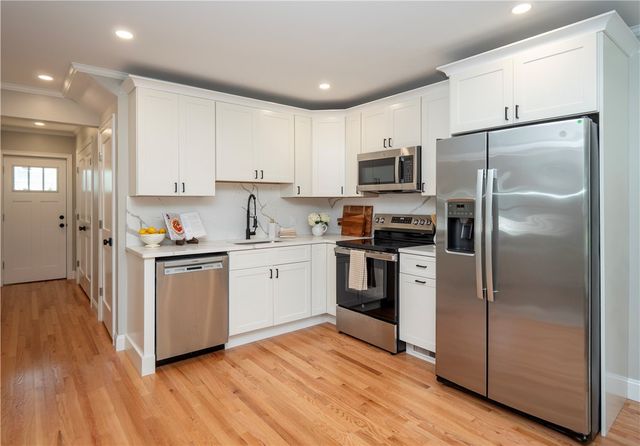 31 Prescott Hall Road, Newport, RI 02840