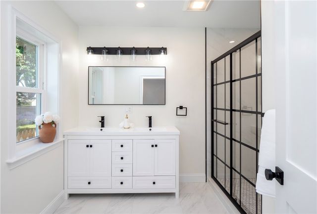 31 Prescott Hall Road, Newport, RI 02840