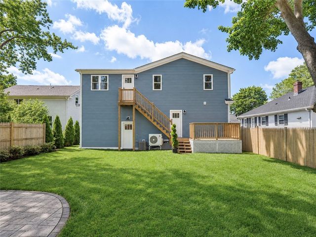 31 Prescott Hall Road, Newport, RI 02840