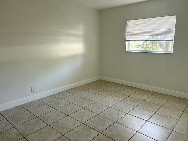 51 NE 24th Street 4, Wilton Manors, FL 33305