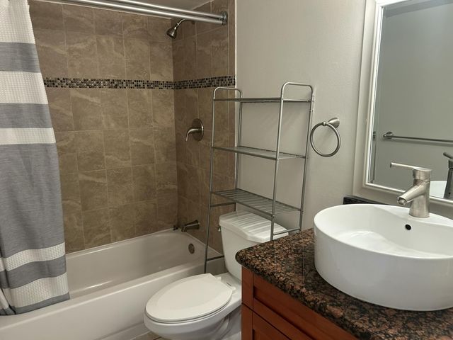 51 NE 24th Street 4, Wilton Manors, FL 33305