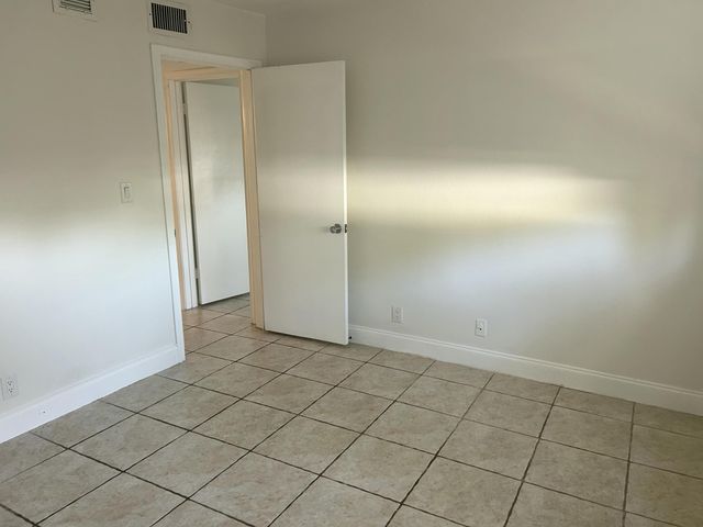51 NE 24th Street 4, Wilton Manors, FL 33305