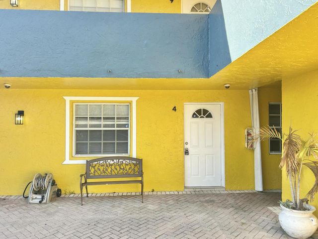 51 NE 24th Street 4, Wilton Manors, FL 33305