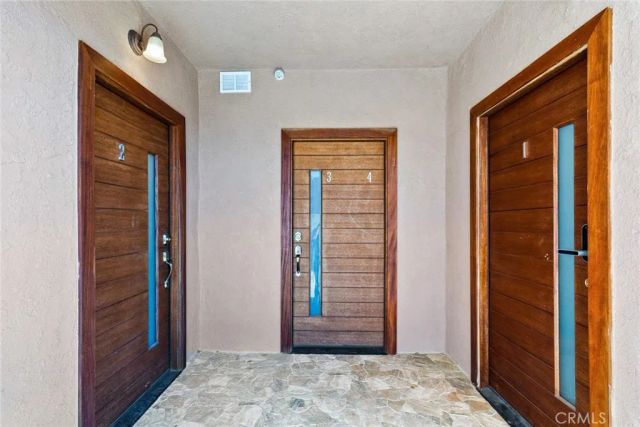 136 N Rampart Boulevard, Los Angeles, CA 90026