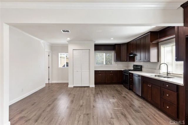 136 N Rampart Boulevard, Los Angeles, CA 90026