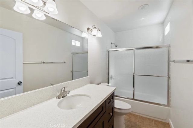 136 N Rampart Boulevard, Los Angeles, CA 90026