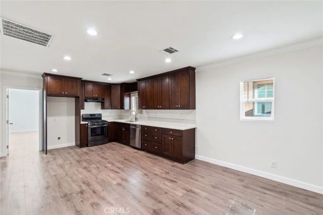 136 N Rampart Boulevard, Los Angeles, CA 90026