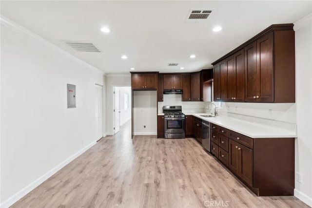 136 N Rampart Boulevard, Los Angeles, CA 90026