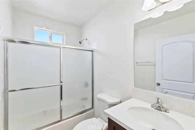 136 N Rampart Boulevard, Los Angeles, CA 90026