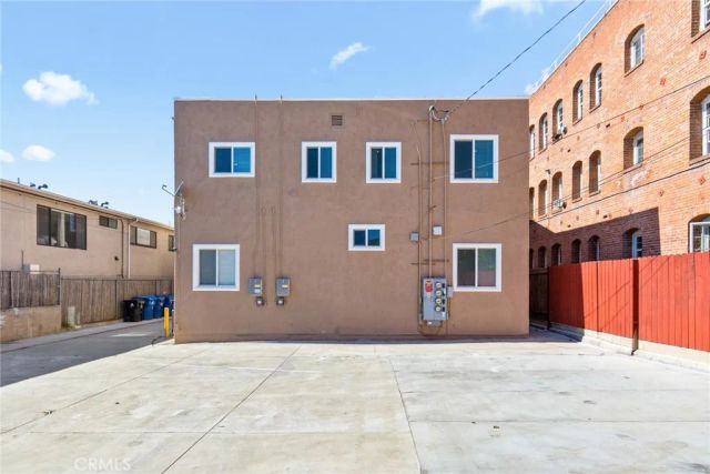 136 N Rampart Boulevard, Los Angeles, CA 90026