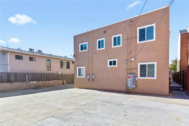 136 N Rampart Boulevard, Los Angeles, CA 90026