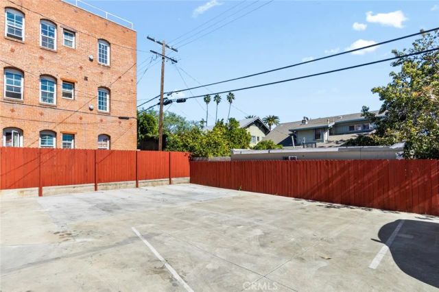 136 N Rampart Boulevard, Los Angeles, CA 90026